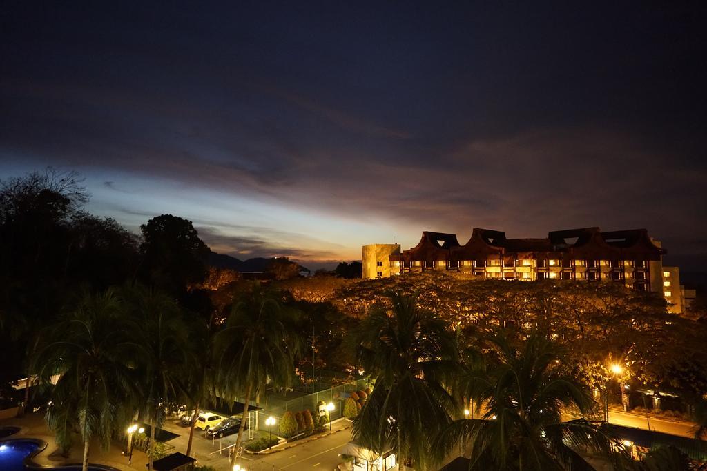 Sri Sayang By Coral Holiday Resort Batu Feringgi Exterior foto